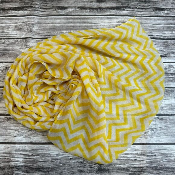 Unbranded Women's Infinity Neck Scarf Sheer Yellow White Chevron Zig Zag Light - Picture 2 of 7
